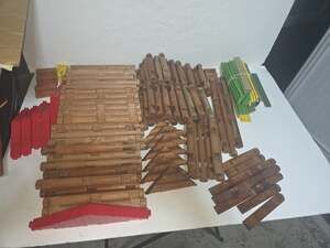 Lincoln Log Plus HUGE Lot, 600+ Assorted Pieces, Wooden and plastic